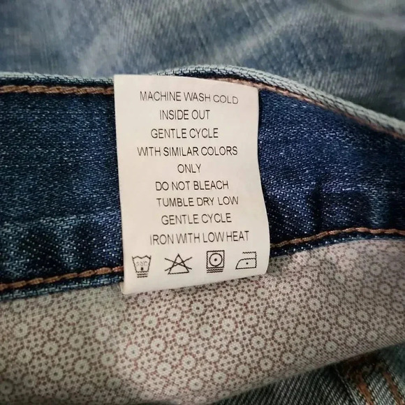 Level 99 Raw Hem Cutoff Jean Shorts - Picture 7 of 7